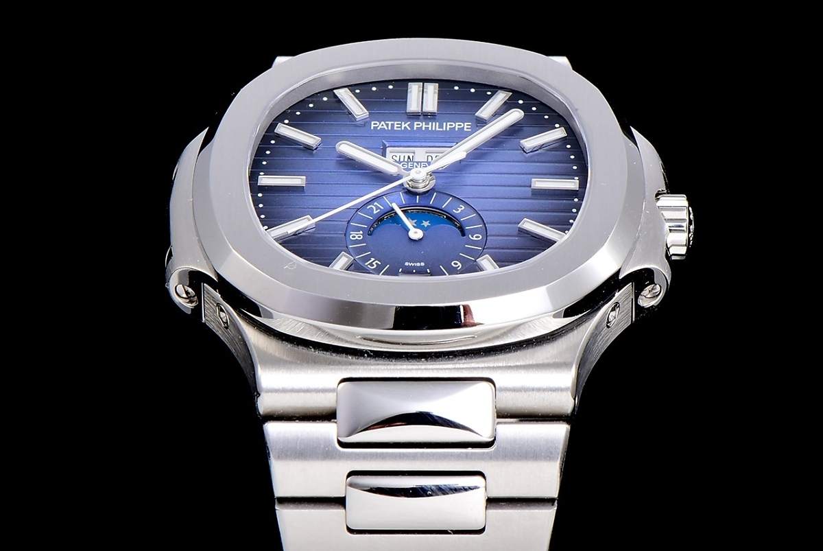 Replica Nautilus 5726/1A-014 Patek Philippe Annual Calendar, Moon phases</br> <span style="color: #a8927b; font-size: 90%;">40.5 mm,Steel, Blue Dial</span> - Image 2