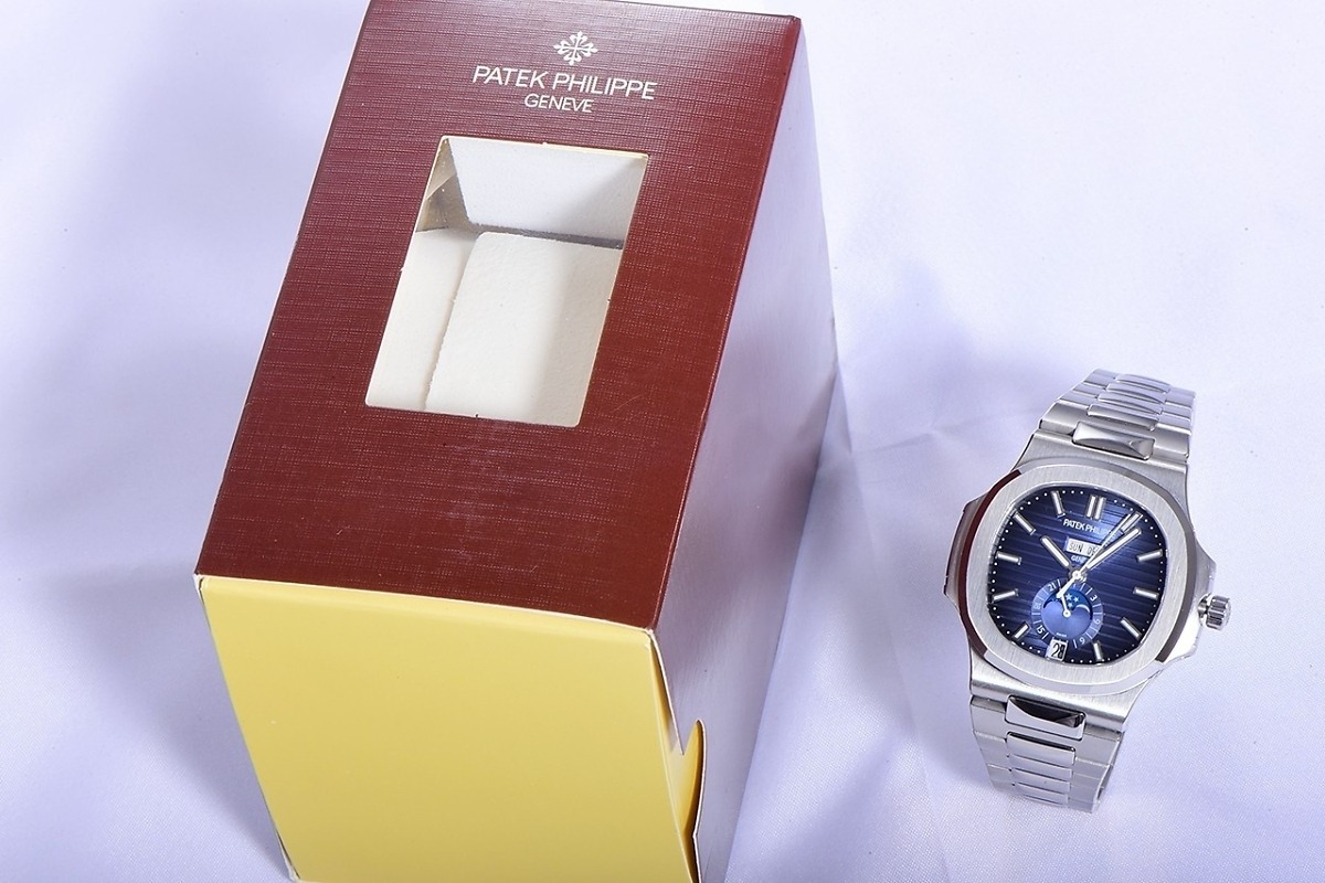Replica Nautilus 5726/1A-014 Patek Philippe Annual Calendar, Moon phases</br> <span style="color: #a8927b; font-size: 90%;">40.5 mm,Steel, Blue Dial</span> - Image 5