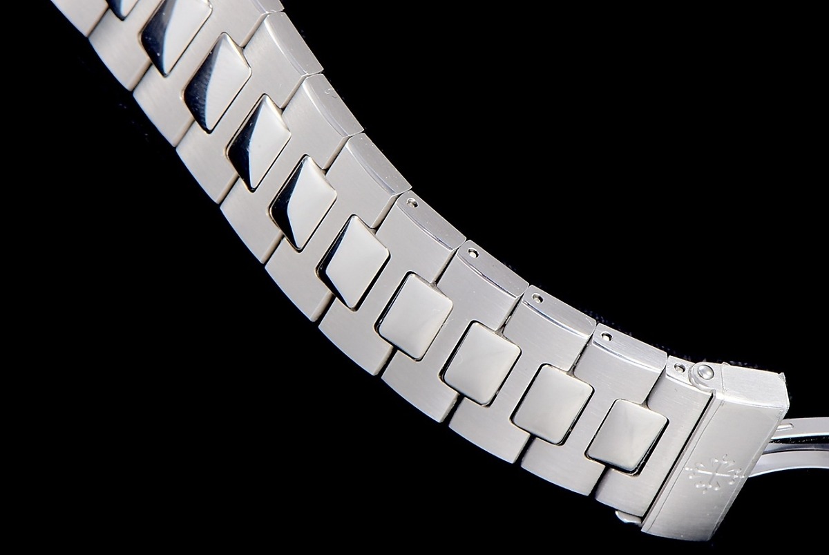 Replica Nautilus 5726/1A-014 Patek Philippe Annual Calendar, Moon phases</br> <span style="color: #a8927b; font-size: 90%;">40.5 mm,Steel, Blue Dial</span> - Image 7