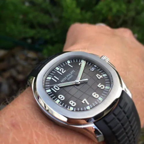 Aquanaut 5167A-001 Patek Philippe Date, Sweep seconds</br> <span style="color: #a8927b; font-size: 90%;">40.8 mm, Stainless steel</span> photo review