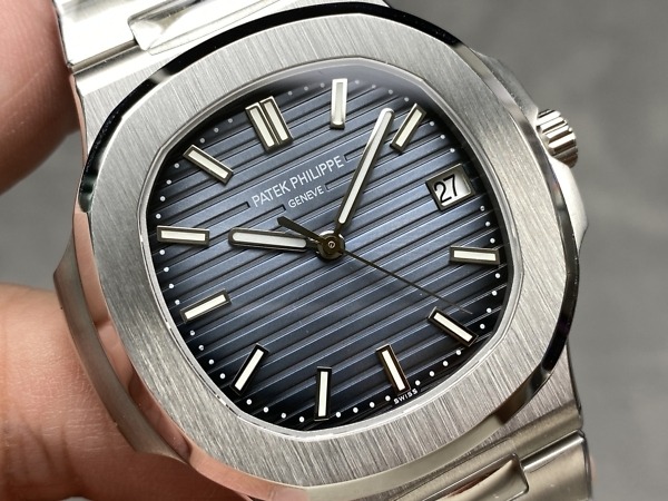 Replica Nautilus 5811/1G-001 Patek Philippe Date, Sweep seconds</br> <span style="color: #a8927b; font-size: 90%;">41 mm,White gold</span> - Image 5