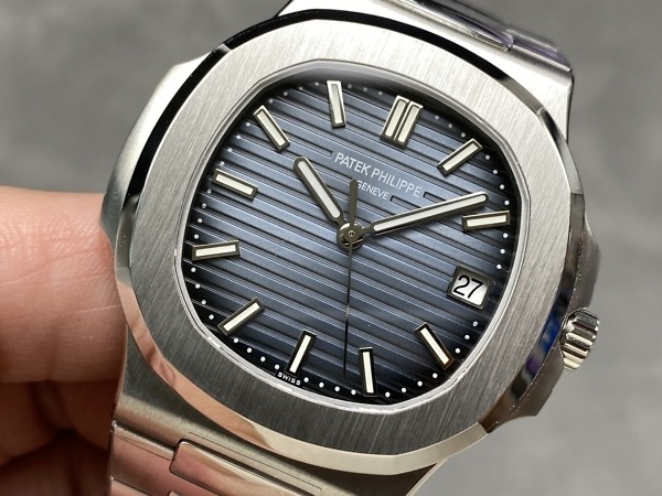 Replica Nautilus 5811/1G-001 Patek Philippe Date, Sweep seconds</br> <span style="color: #a8927b; font-size: 90%;">41 mm,White gold</span> - Image 7