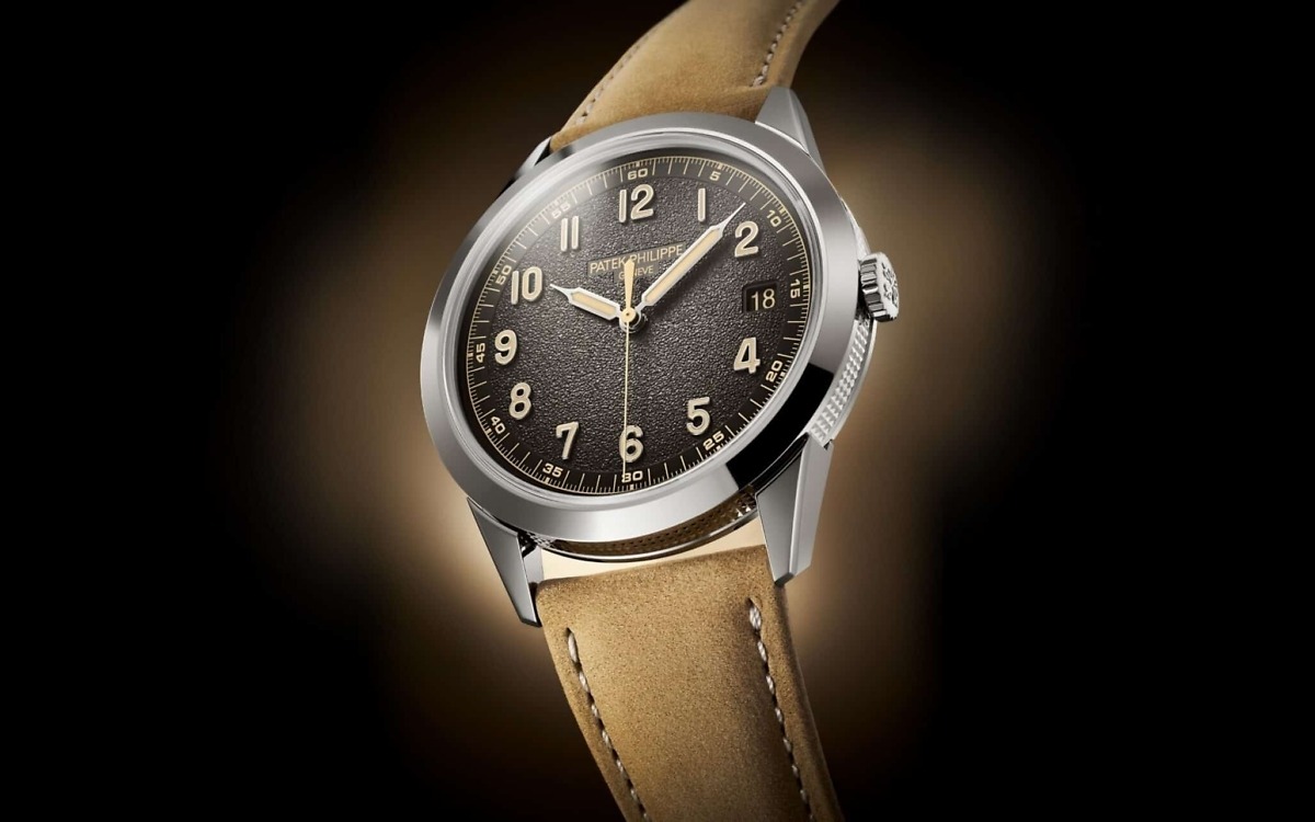 Patek Philippe DATE, SWEEP SECONDS.</br> <span style="color: #a8927b; font-size: 90%;">40 mm,White gold,5226G-001</span> - Image 2