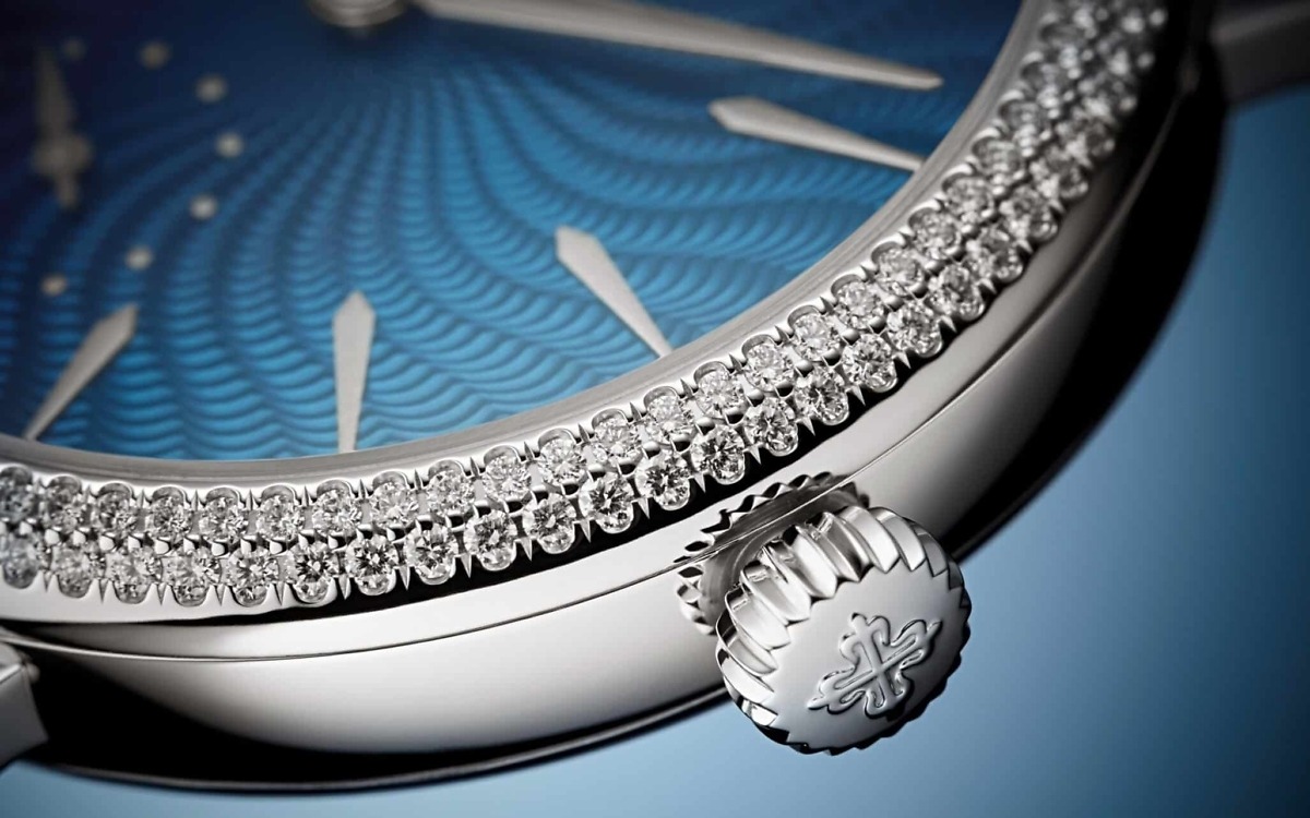 Patek Philippe</br> <span style="color: #a8927b; font-size: 90%;">36 mm,White gold,7040/250G-001</span> - Image 4