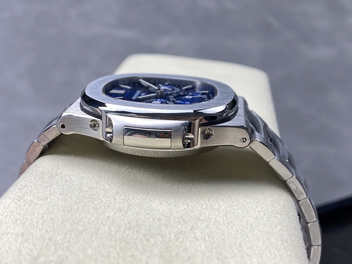 Replica Nautilus 5740/1G-001 Patek Philippe Perpetual Calendar</br> <span style="color: #a8927b; font-size: 90%;">40 mm,White gold,Blue Dial</span> - Image 6