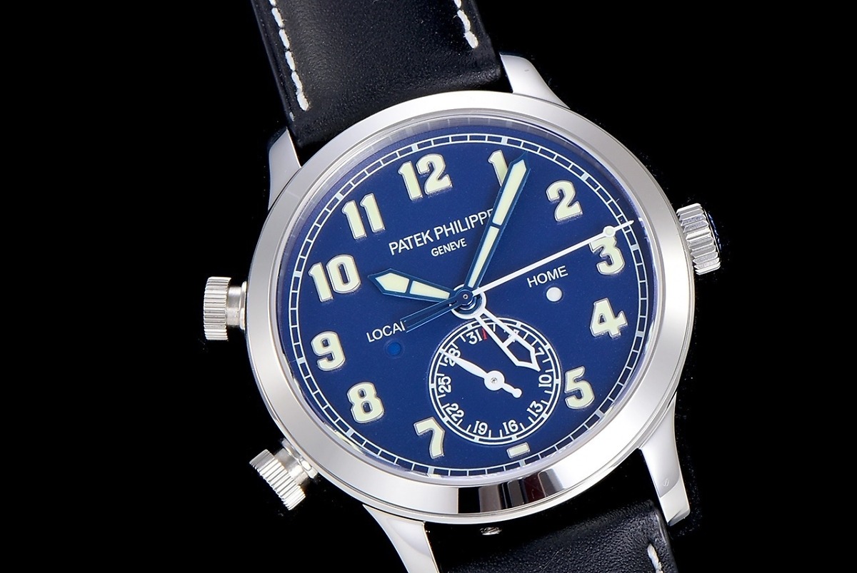 Replica Complications 5524G-001 Patek Philippe CALATRAVA PILOT TRAVEL TIME. </br> <span style="color: #a8927b; font-size: 90%;">42 mm,White Gold, Blue Dial</span> - Image 3