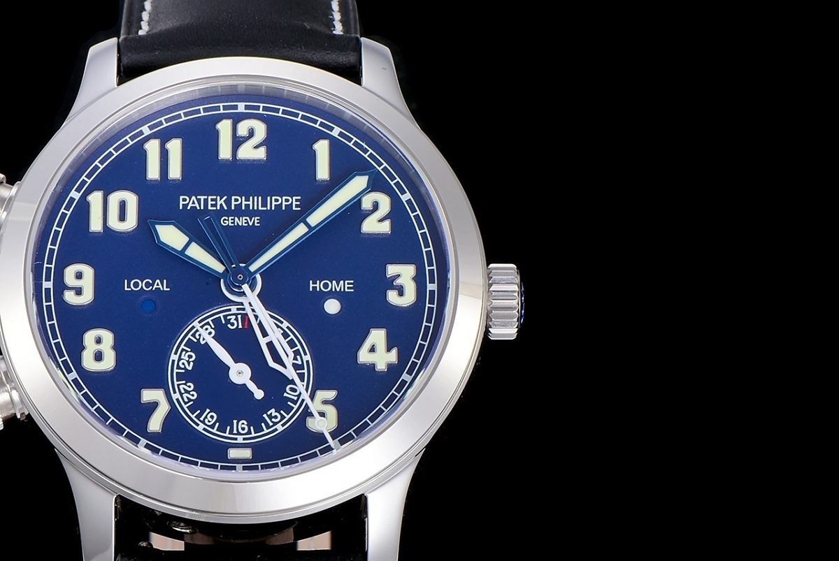 Replica Complications 5524G-001 Patek Philippe CALATRAVA PILOT TRAVEL TIME. </br> <span style="color: #a8927b; font-size: 90%;">42 mm,White Gold, Blue Dial</span> - Image 5