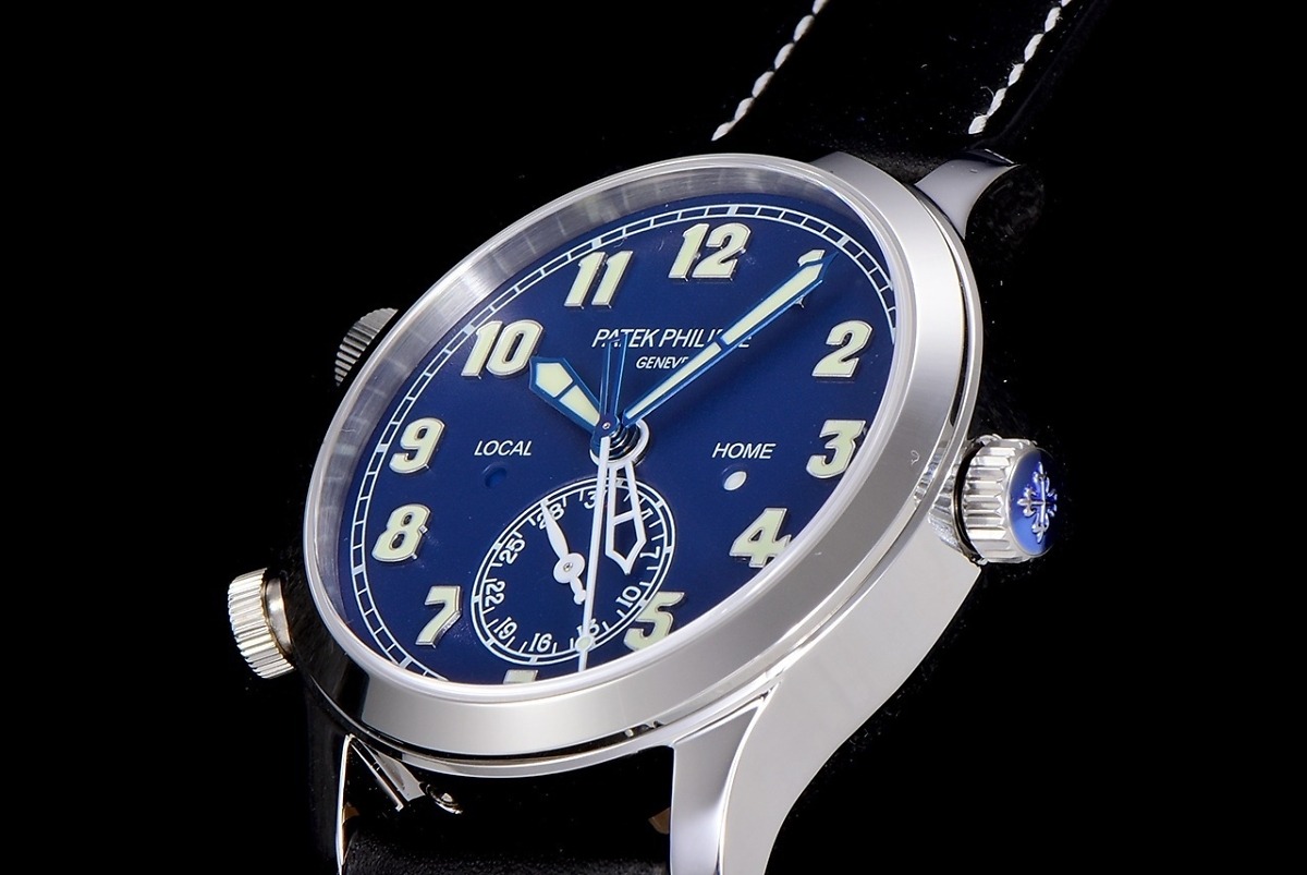 Replica Complications 5524G-001 Patek Philippe CALATRAVA PILOT TRAVEL TIME. </br> <span style="color: #a8927b; font-size: 90%;">42 mm,White Gold, Blue Dial</span> - Image 7