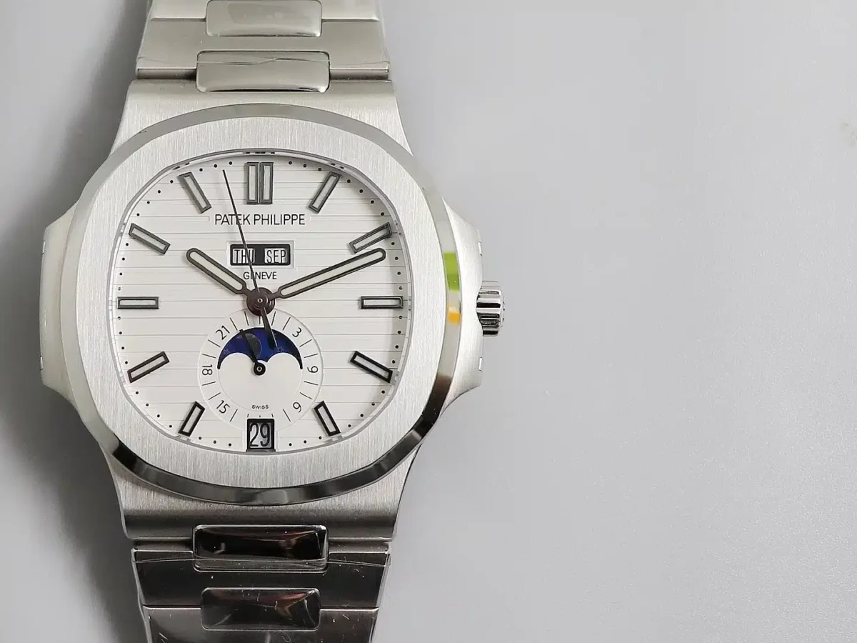 Nautilus 5726/1A Annual Calendar, Moon phases</br> <span style="color: #a8927b; font-size: 90%;">40.5 mm,Steel</span> - Image 4