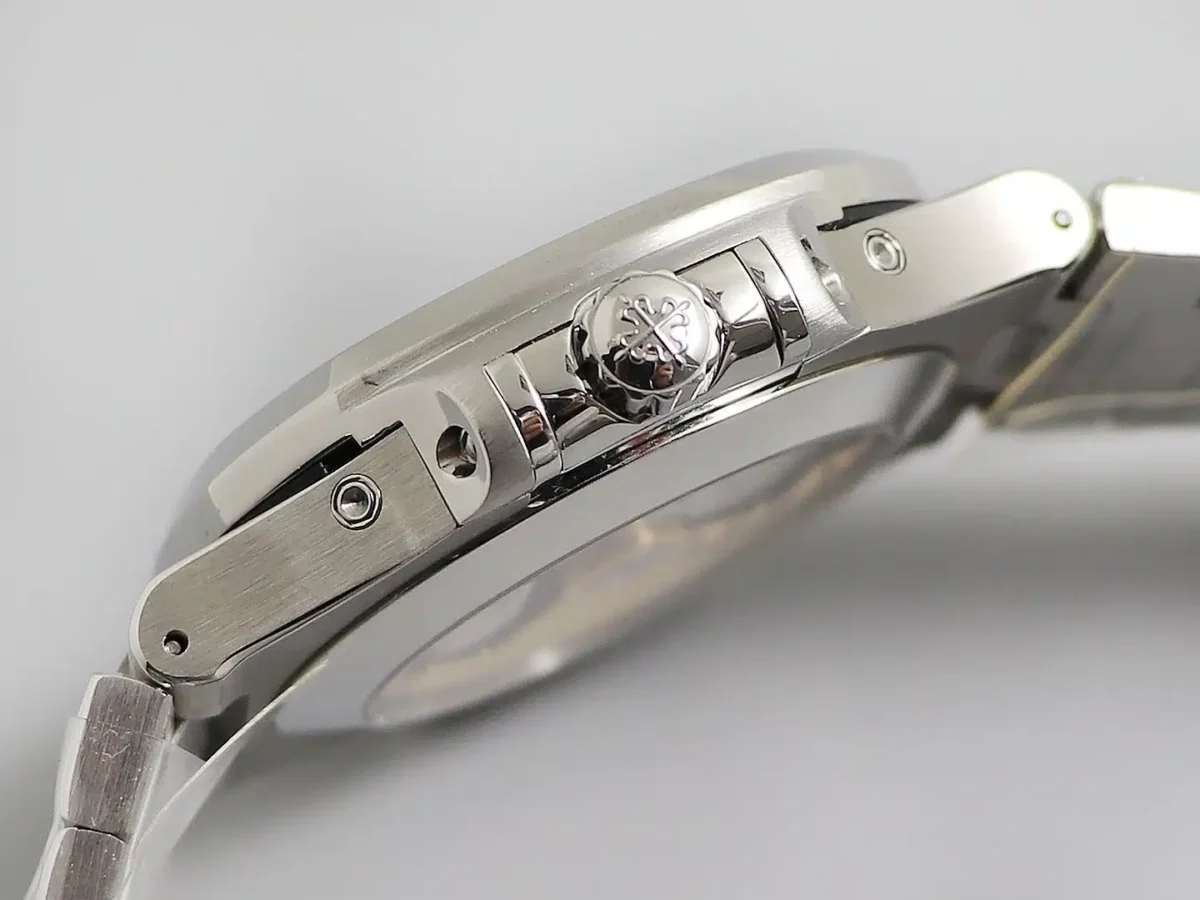 Nautilus 5726/1A Annual Calendar, Moon phases</br> <span style="color: #a8927b; font-size: 90%;">40.5 mm,Steel</span> - Image 5