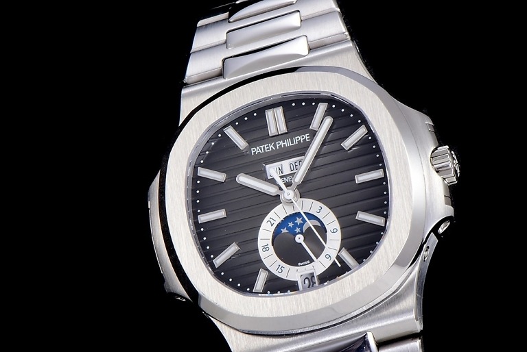 Replica Nautilus 5726/1A-014 Patek Philippe Annual Calendar, Moon phases</br> <span style="color: #a8927b; font-size: 90%;">40.5 mm,Steel,Dark Dial</span> - Image 3