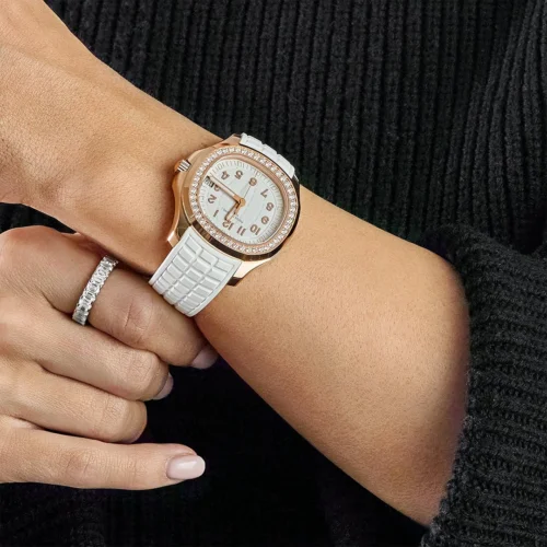 Aquanaut 5269/200R Luce Travel Time</br> <span style="color: #a8927b; font-size: 90%;">38.8 mm,Gold,White Dial</span> photo review