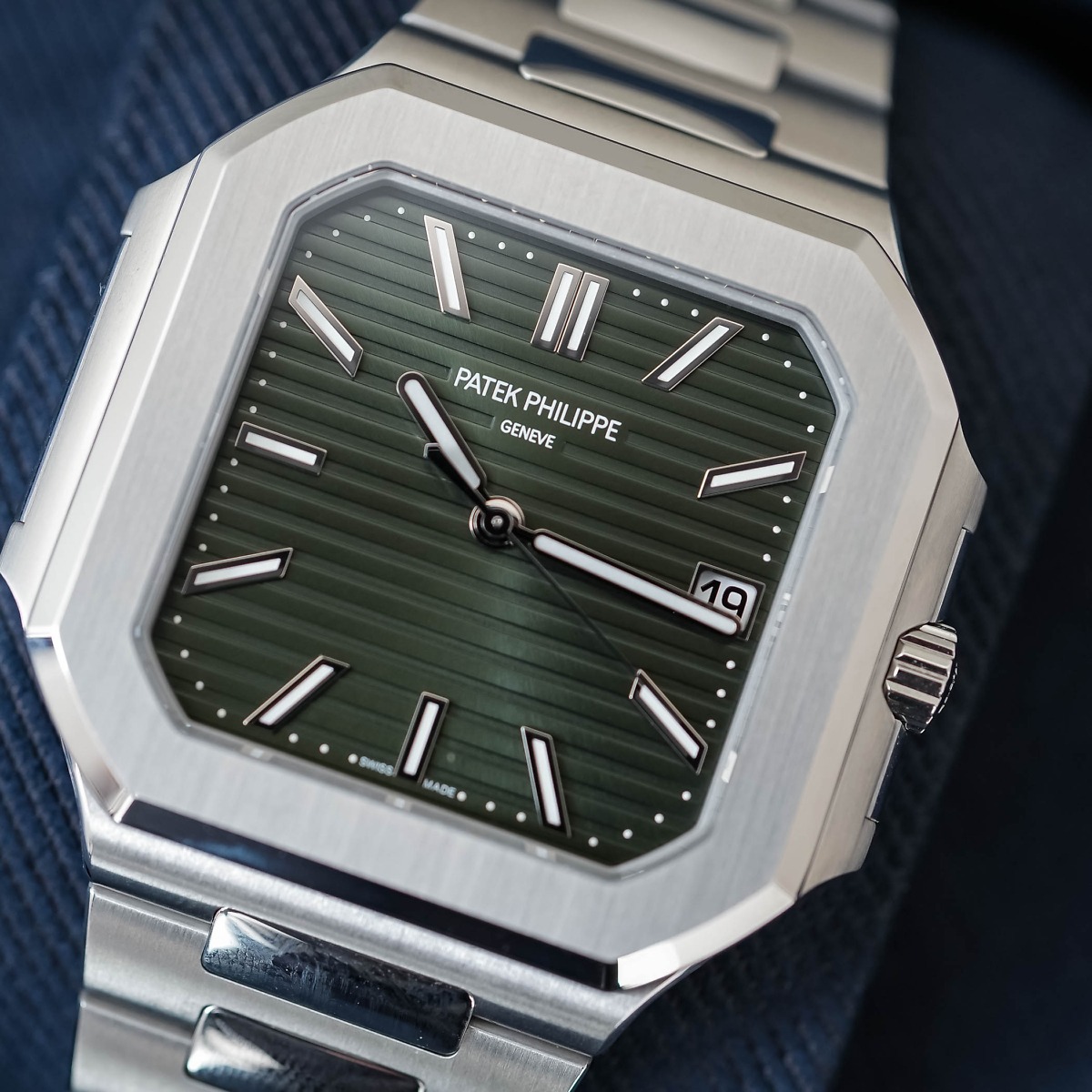 Cubitus 5821/1A Patek Philippe </br> <span style="color: #a8927b; font-size: 90%;">45 mm Green Dial</span> - Image 3