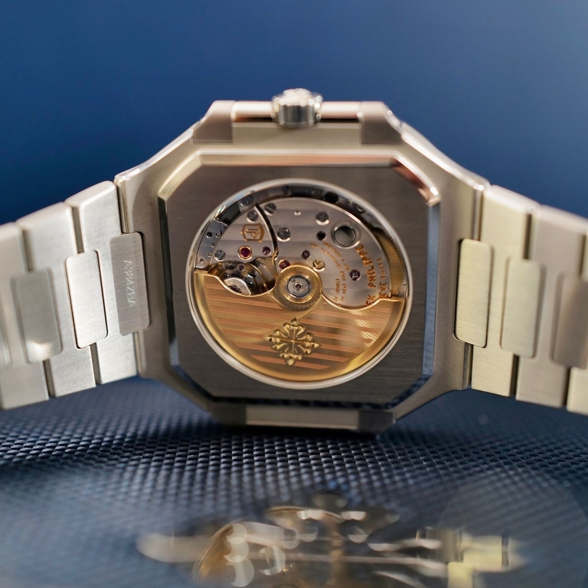 Cubitus 5821/1A Patek Philippe </br> <span style="color: #a8927b; font-size: 90%;">45 mm Green Dial</span> - Image 6