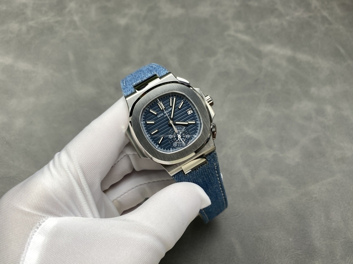 Replica Nautilus 5980/60G-001 Patek Philippe Flyback chronograph, Date </br> <span style="color: #a8927b; font-size: 90%;">40.5 mm,White gold, Denim</span> - Image 2