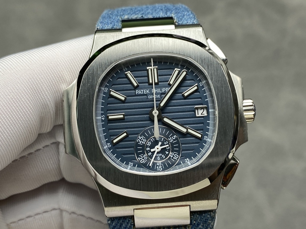 Replica Nautilus 5980/60G-001 Patek Philippe Flyback chronograph, Date </br> <span style="color: #a8927b; font-size: 90%;">40.5 mm,White gold, Denim</span> - Image 3