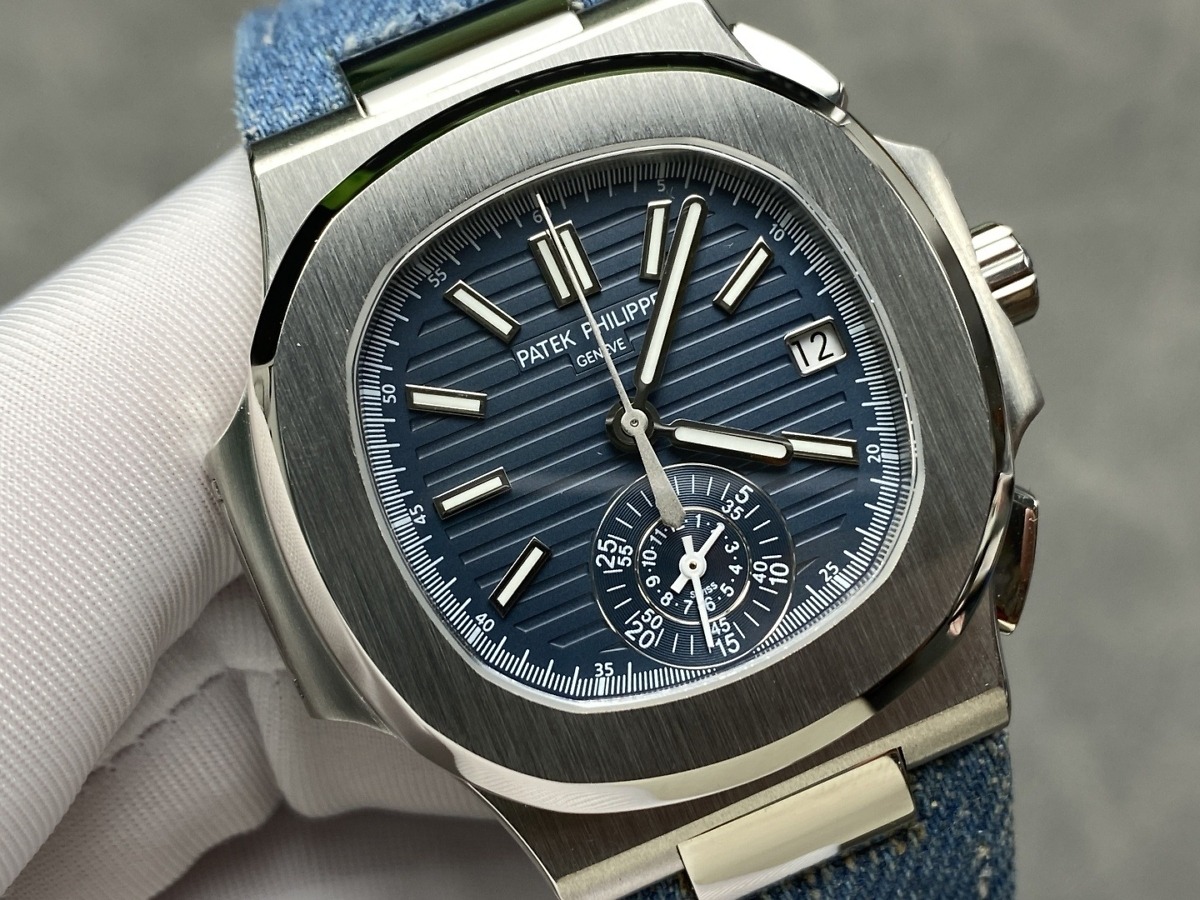 Replica Nautilus 5980/60G-001 Patek Philippe Flyback chronograph, Date </br> <span style="color: #a8927b; font-size: 90%;">40.5 mm,White gold, Denim</span> - Image 4