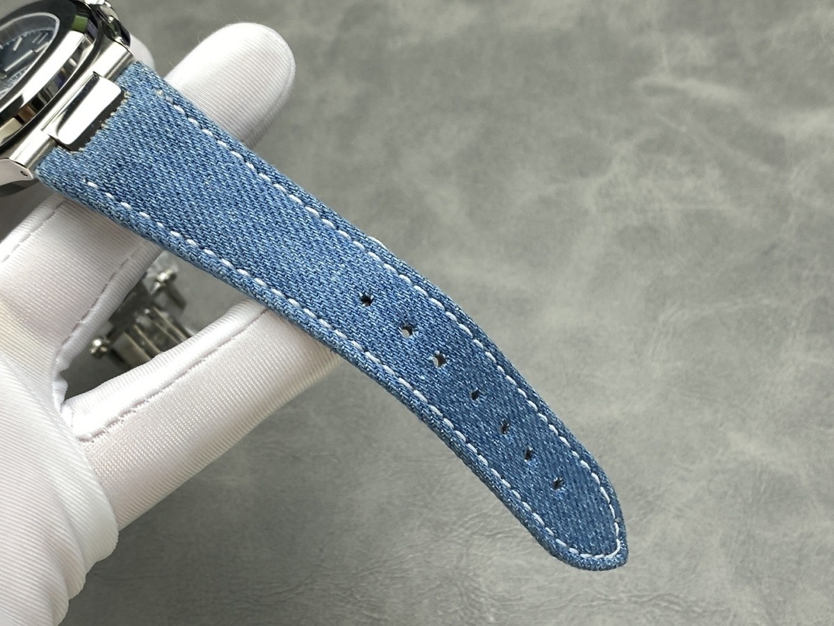Replica Nautilus 5980/60G-001 Patek Philippe Flyback chronograph, Date </br> <span style="color: #a8927b; font-size: 90%;">40.5 mm,White gold, Denim</span> - Image 9