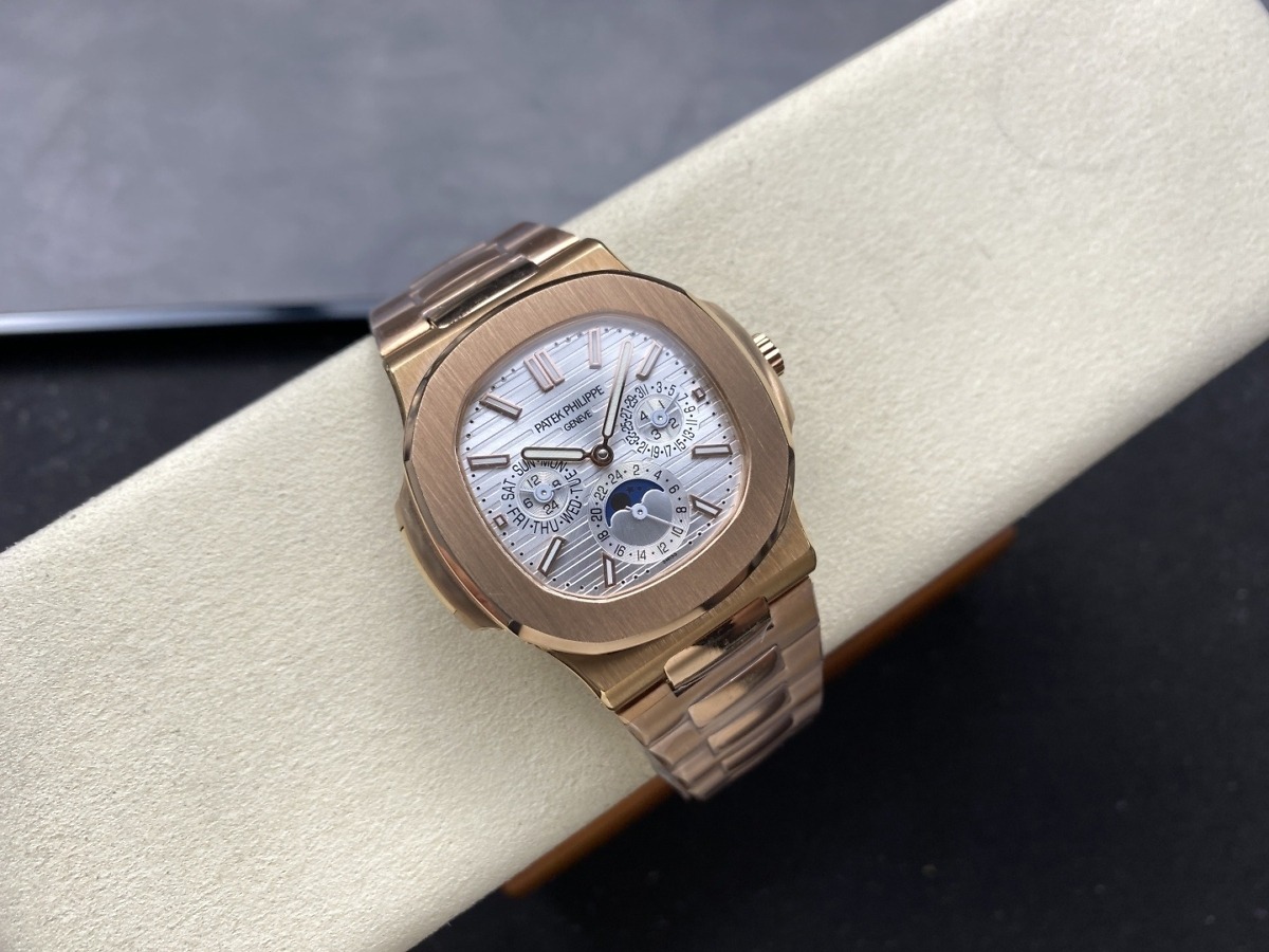 Replica Nautilus 5740/1G-001 Patek Philippe Perpetual Calendar</br> <span style="color: #a8927b; font-size: 90%;">40 mm,Rose gold, White Dial </span> - Image 5