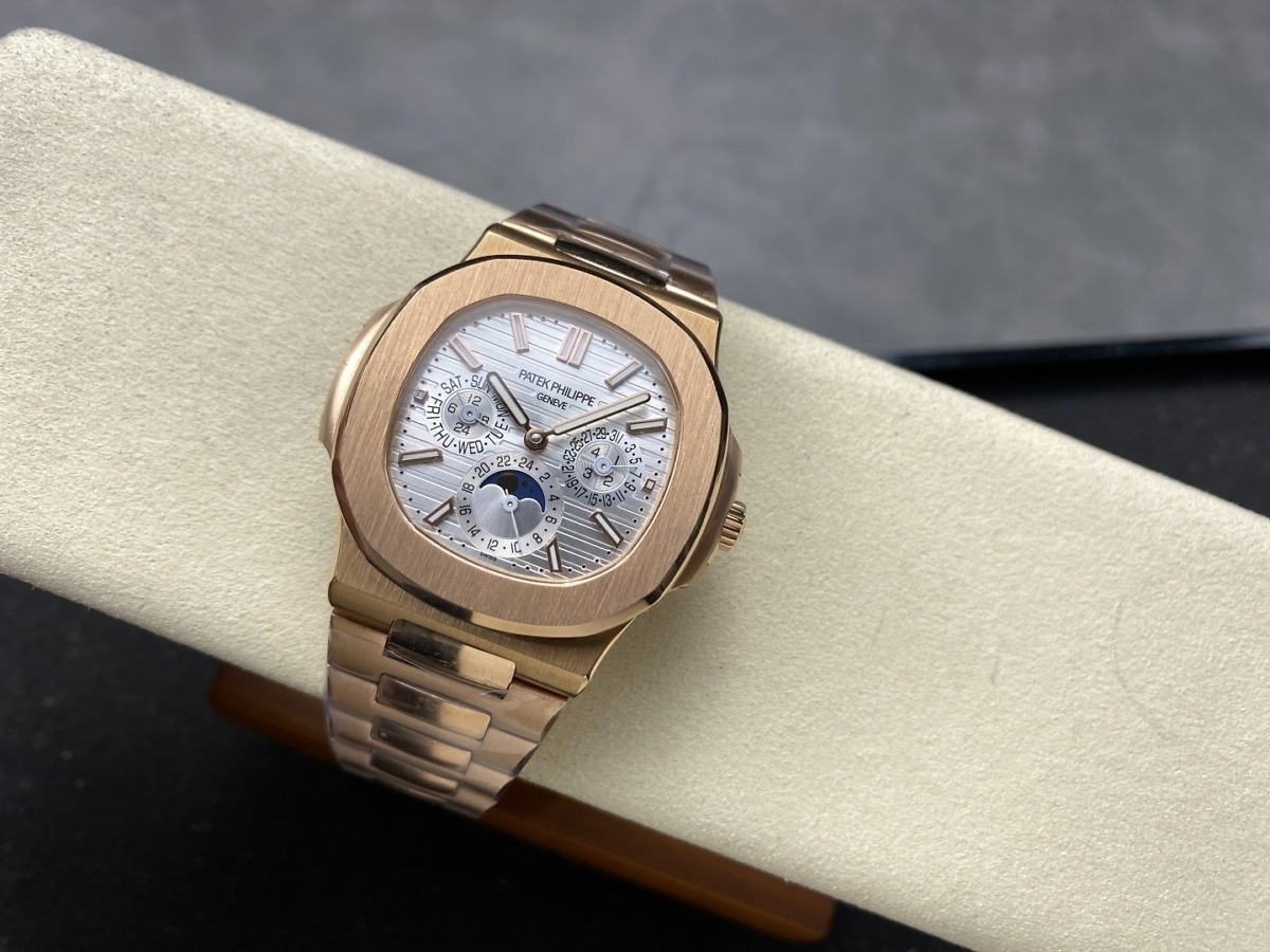 Replica Nautilus 5740/1G-001 Patek Philippe Perpetual Calendar</br> <span style="color: #a8927b; font-size: 90%;">40 mm,Rose gold, White Dial </span> - Image 6