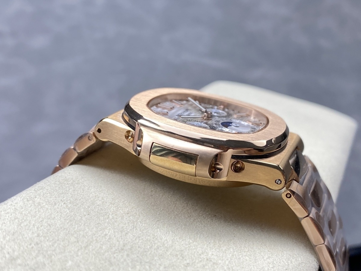 Replica Nautilus 5740/1G-001 Patek Philippe Perpetual Calendar</br> <span style="color: #a8927b; font-size: 90%;">40 mm,Rose gold, White Dial </span> - Image 7