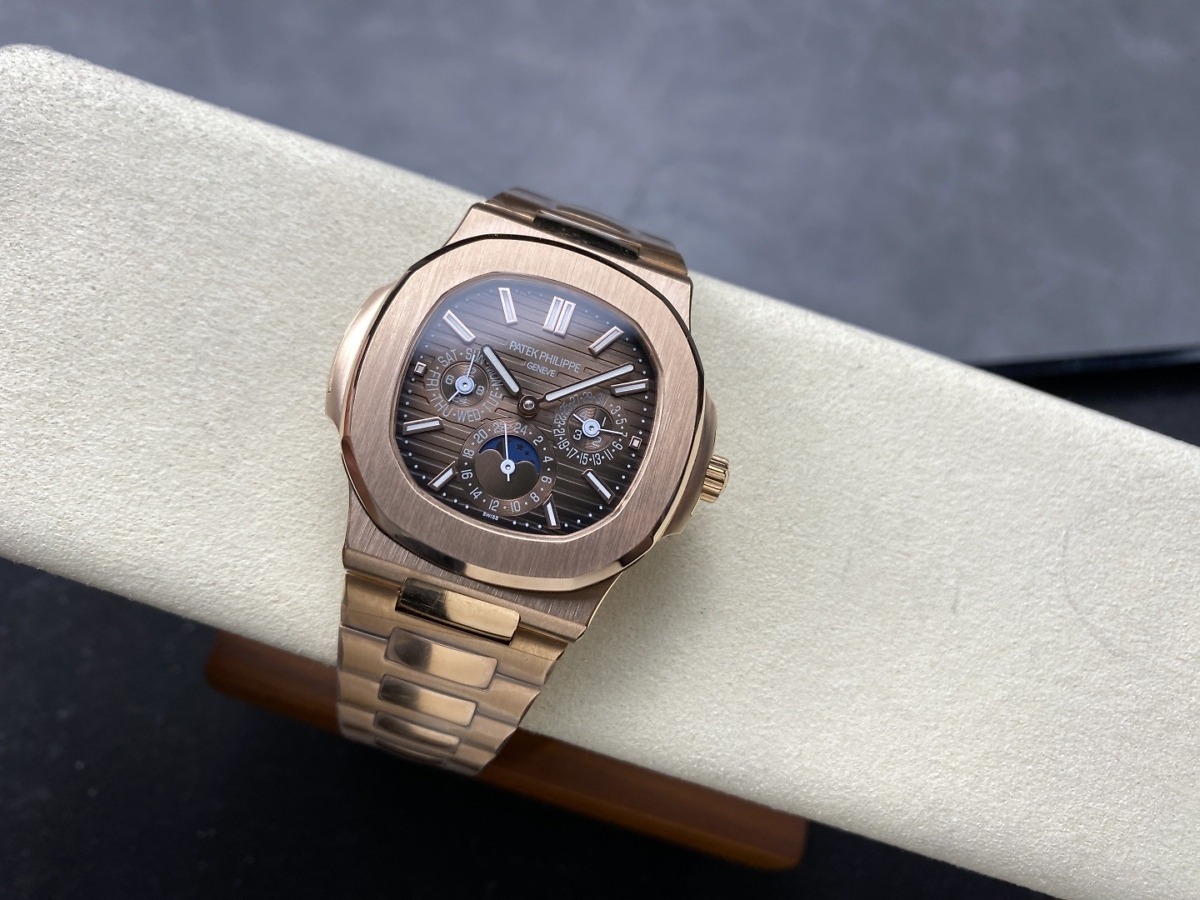 Replica Nautilus 5740/1G-001 Patek Philippe Perpetual Calendar</br> <span style="color: #a8927b; font-size: 90%;">40 mm,Rose gold, Brown Dial </span> - Image 5