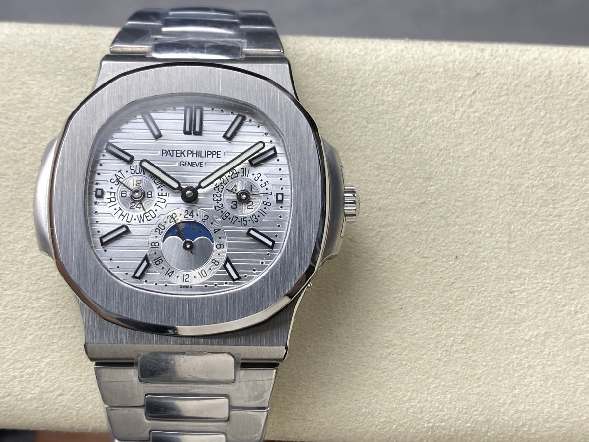 Replica Nautilus 5740/1G-001 Patek Philippe Perpetual Calendar</br> <span style="color: #a8927b; font-size: 90%;">40 mm,White gold, White Dial </span> - Image 2