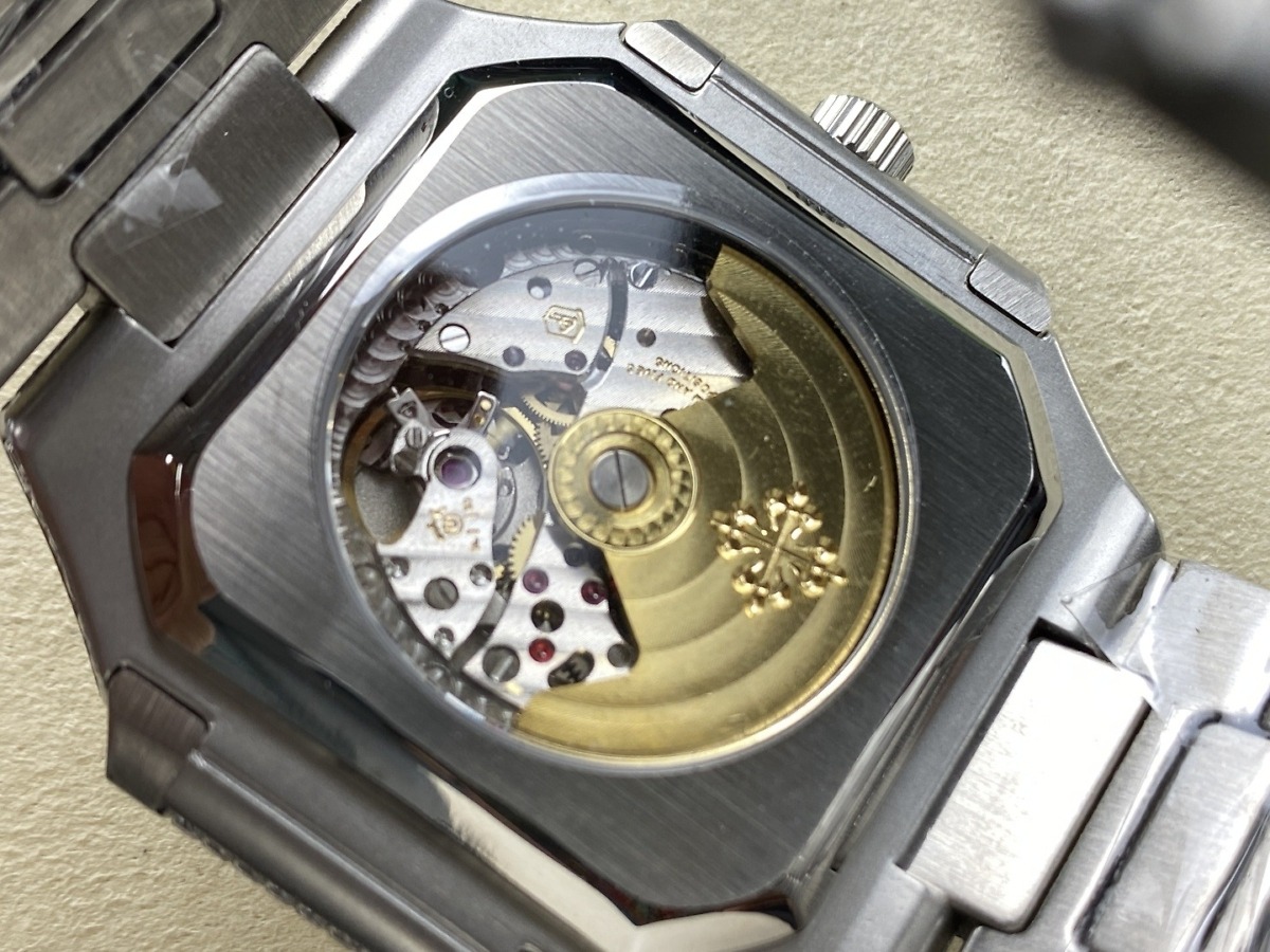Cubitus 5821/1AR Patek Philippe </br> <span style="color: #a8927b; font-size: 90%;">45 mm White Dial, Diamond</span> - Image 8
