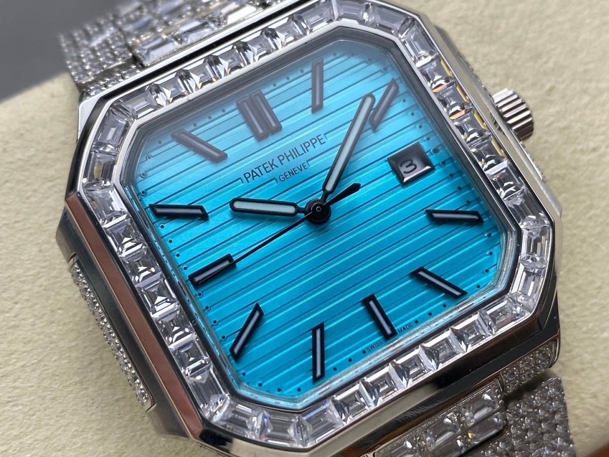 Cubitus 5821/1AR Patek Philippe </br> <span style="color: #a8927b; font-size: 90%;">45 mm Tiffany & Co</span> - Image 2
