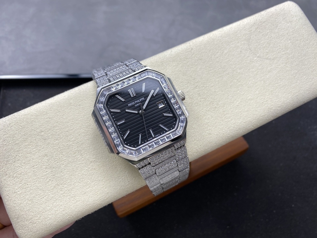 Cubitus 5821/1AR Patek Philippe </br> <span style="color: #a8927b; font-size: 90%;">45 mm Black Dial, Diamond</span> - Image 3