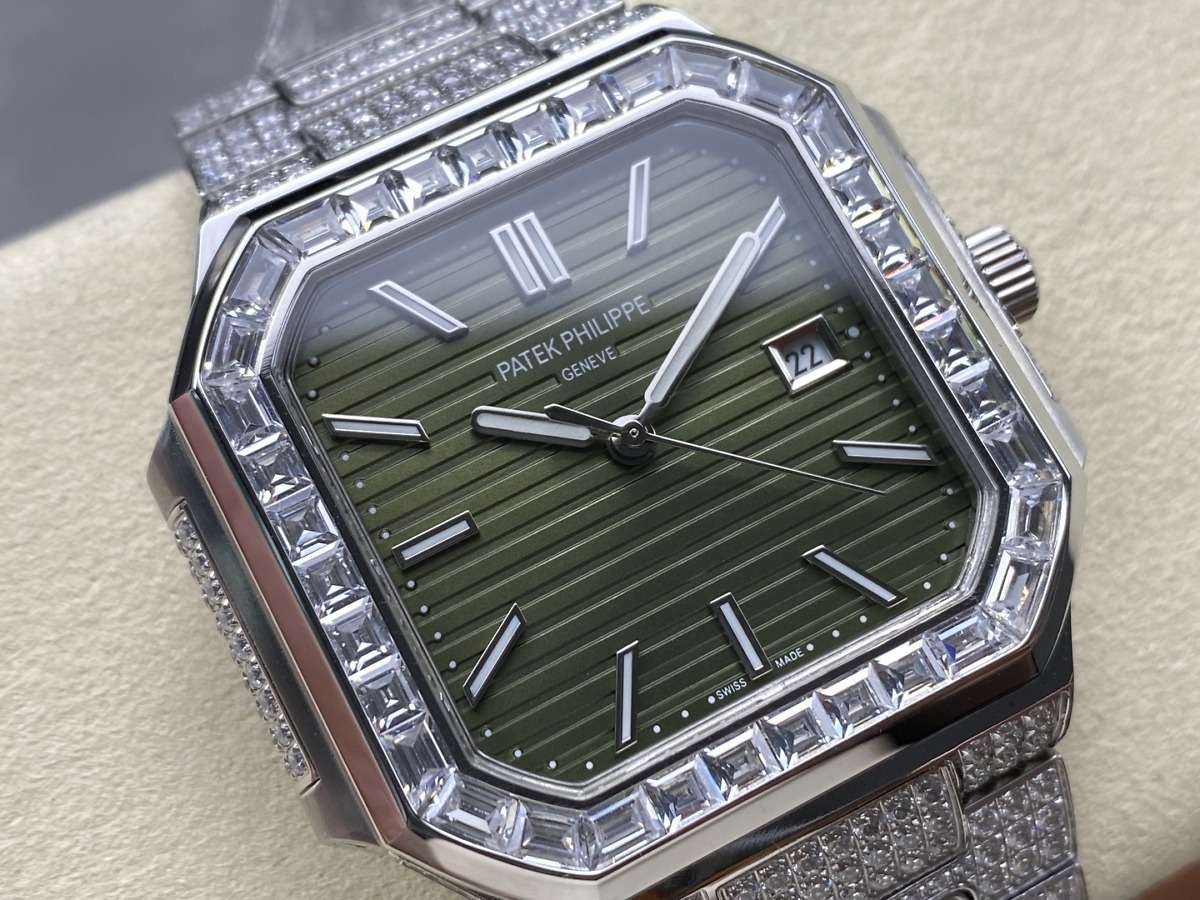Cubitus 5821/1AR Patek Philippe </br> <span style="color: #a8927b; font-size: 90%;">45 mm Green Dial, Diamond</span> - Image 3