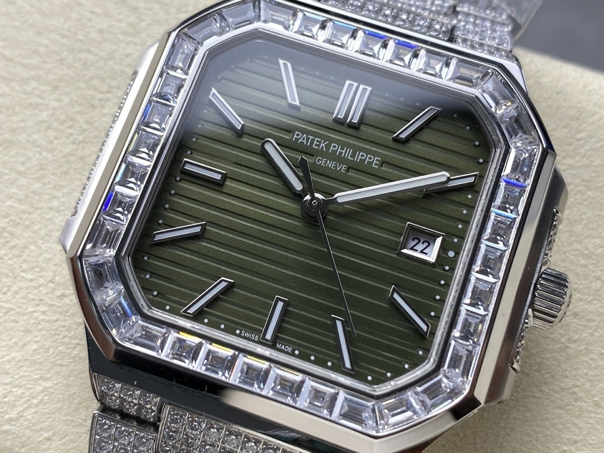 Cubitus 5821/1AR Patek Philippe </br> <span style="color: #a8927b; font-size: 90%;">45 mm Green Dial, Diamond</span> - Image 4
