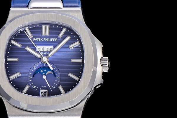 Replik der Nautilus 5726A-001 von Patek Philippe mit Jahreskalender und Mondphasen. 8927 mm, blaues Armband, blaues Zifferblatt – Bild 90