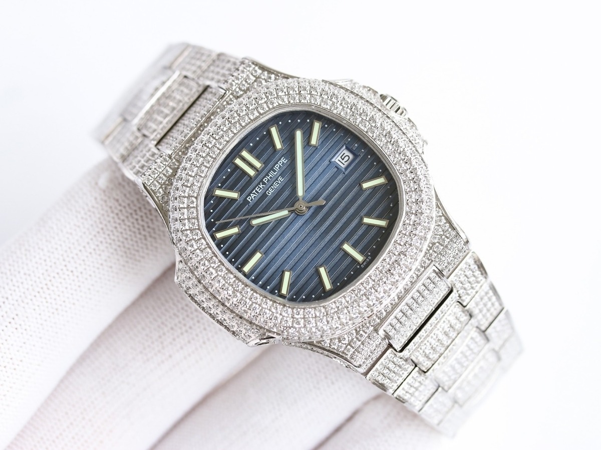 Replica Nautilus 5711-1300A-001 Patek Philippe </br> <span style="color: #a8927b; font-size: 90%;">40 mm, Blue Dial, Iced Out </span> - Image 3