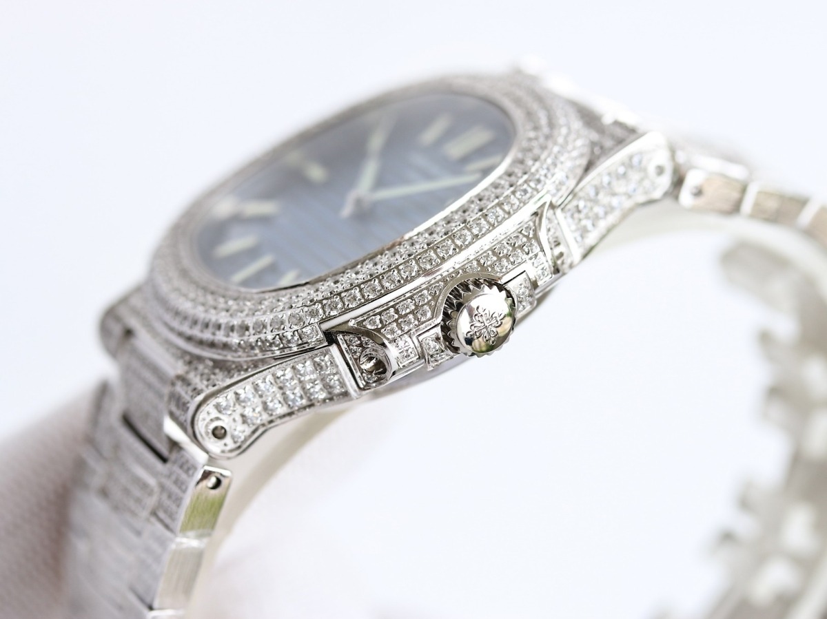 Replica Nautilus 5711-1300A-001 Patek Philippe </br> <span style="color: #a8927b; font-size: 90%;">40 mm, Blue Dial, Iced Out </span> - Image 5
