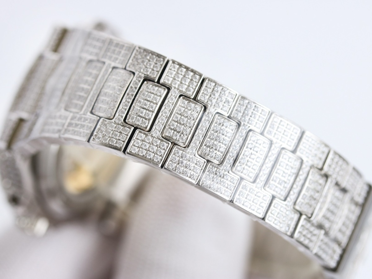 Replica Nautilus 5711-1300A-001 Patek Philippe </br> <span style="color: #a8927b; font-size: 90%;">40 mm, Blue Dial, Iced Out </span> - Image 7
