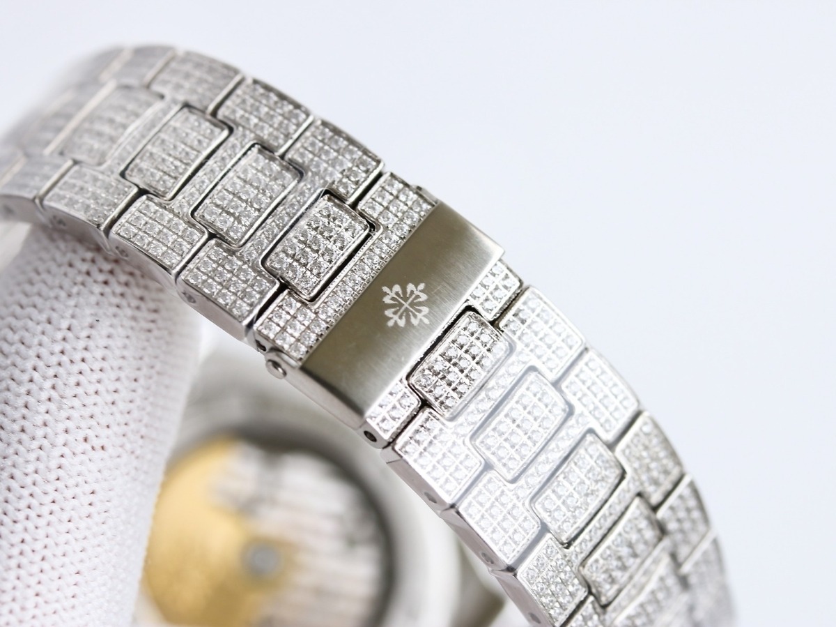 Replica Nautilus 5711-1300A-001 Patek Philippe </br> <span style="color: #a8927b; font-size: 90%;">40 mm, Blue Dial, Iced Out </span> - Image 8