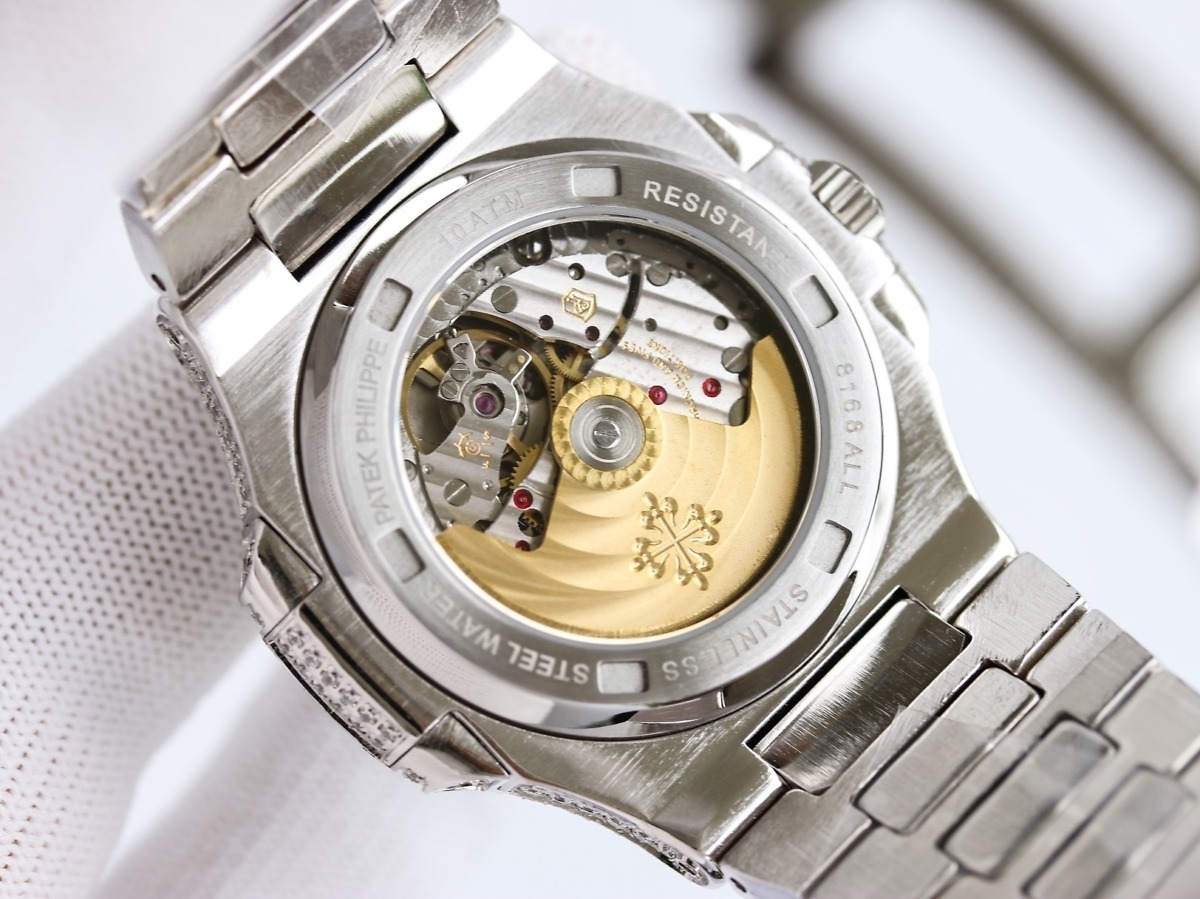Replica Nautilus 5711-1300A-001 Patek Philippe </br> <span style="color: #a8927b; font-size: 90%;">40 mm, Blue Dial, Iced Out </span> - Image 9