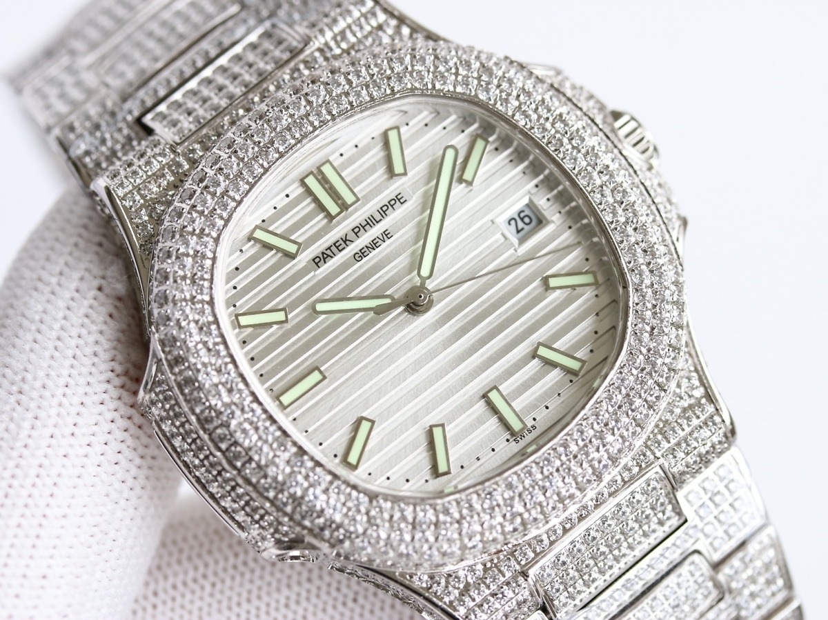 Replica Nautilus 5711-1300A-001 Patek Philippe </br> <span style="color: #a8927b; font-size: 90%;">40 mm, White Dial, Iced Out</span> (Copy) - Image 4