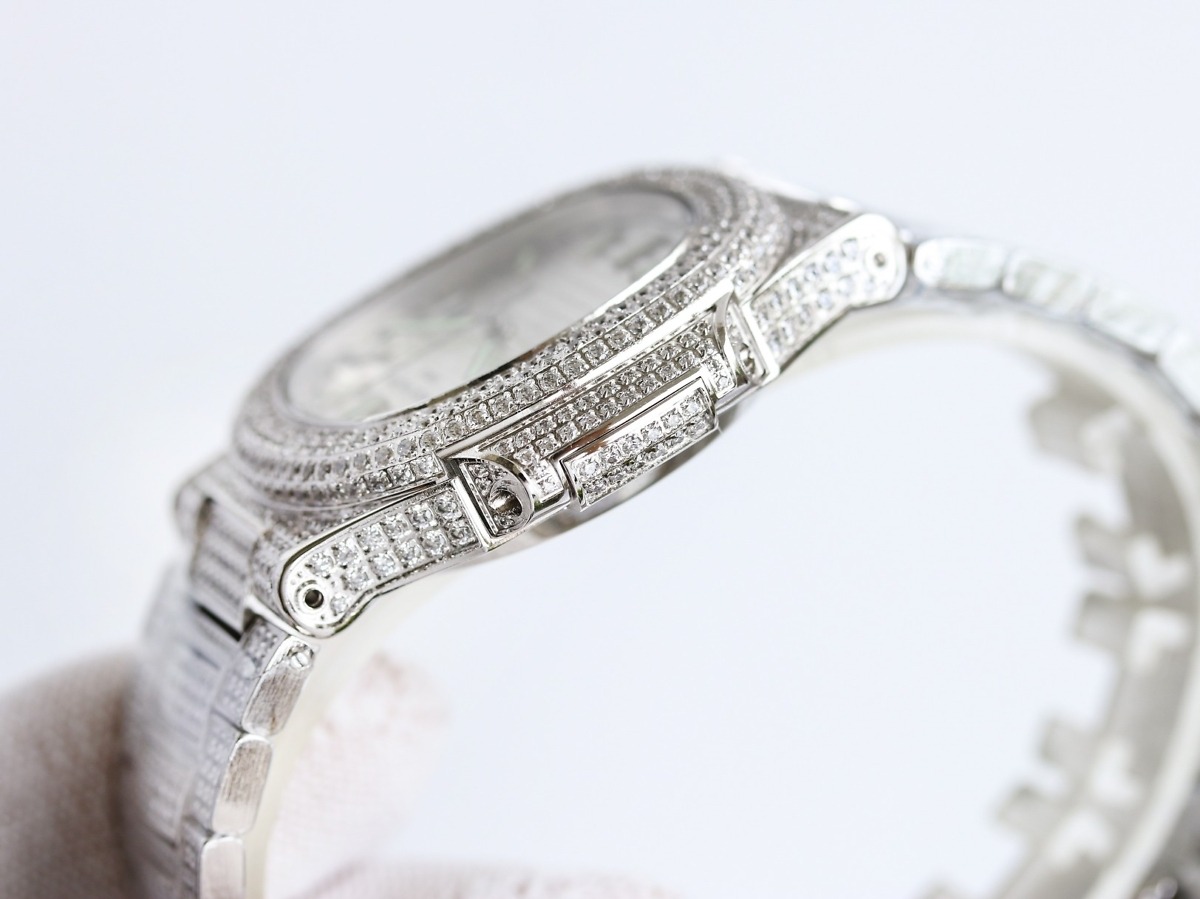 Replica Nautilus 5711-1300A-001 Patek Philippe </br> <span style="color: #a8927b; font-size: 90%;">40 mm, White Dial, Iced Out</span> (Copy) - Image 5