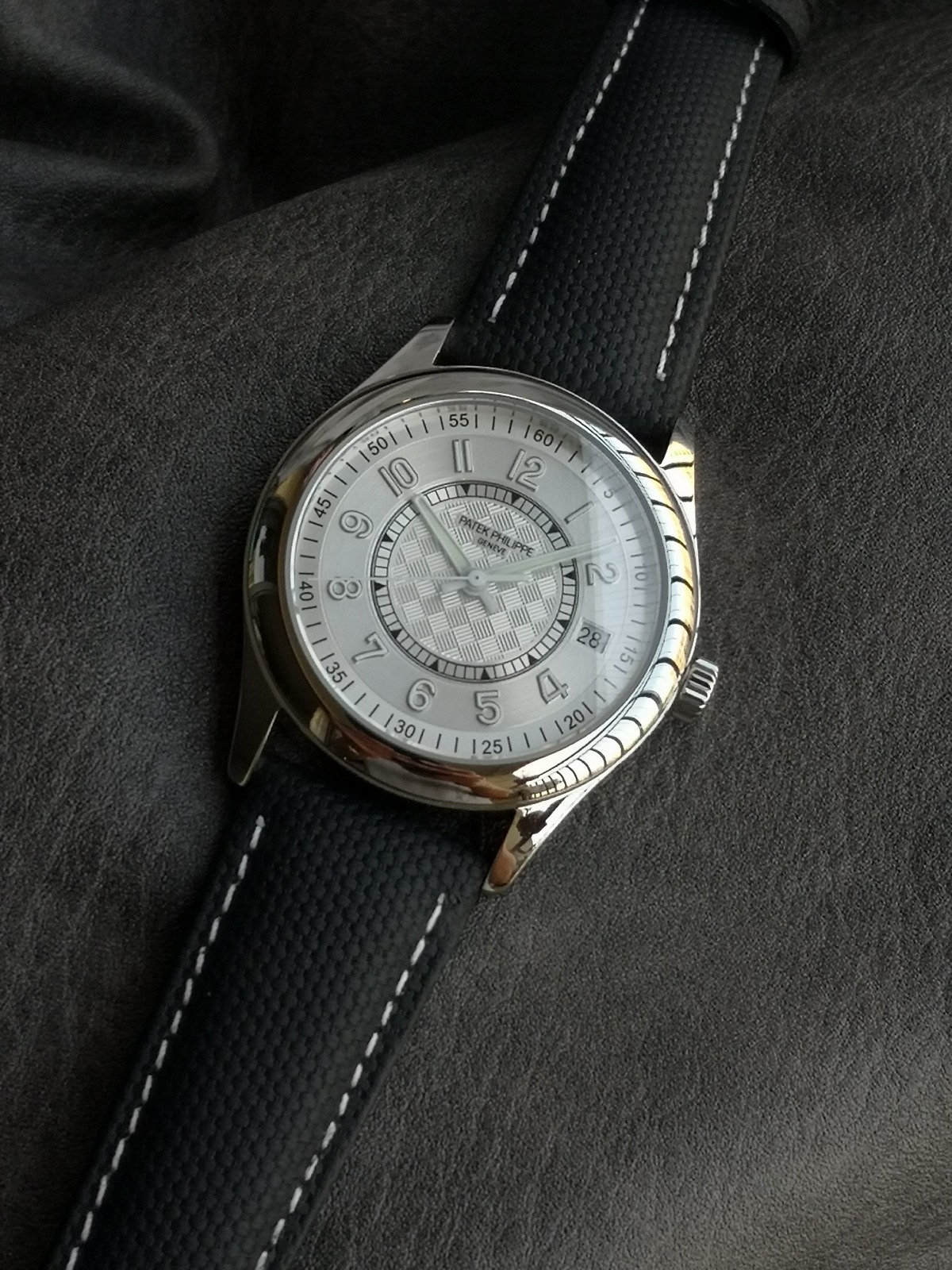 Calatrava 6007G-014 Patek Philippe DATE, SWEEP SECONDS.</br> <span style="color: #a8927b; font-size: 90%;">40 mm,Black strap, White Dial</span> - Image 4