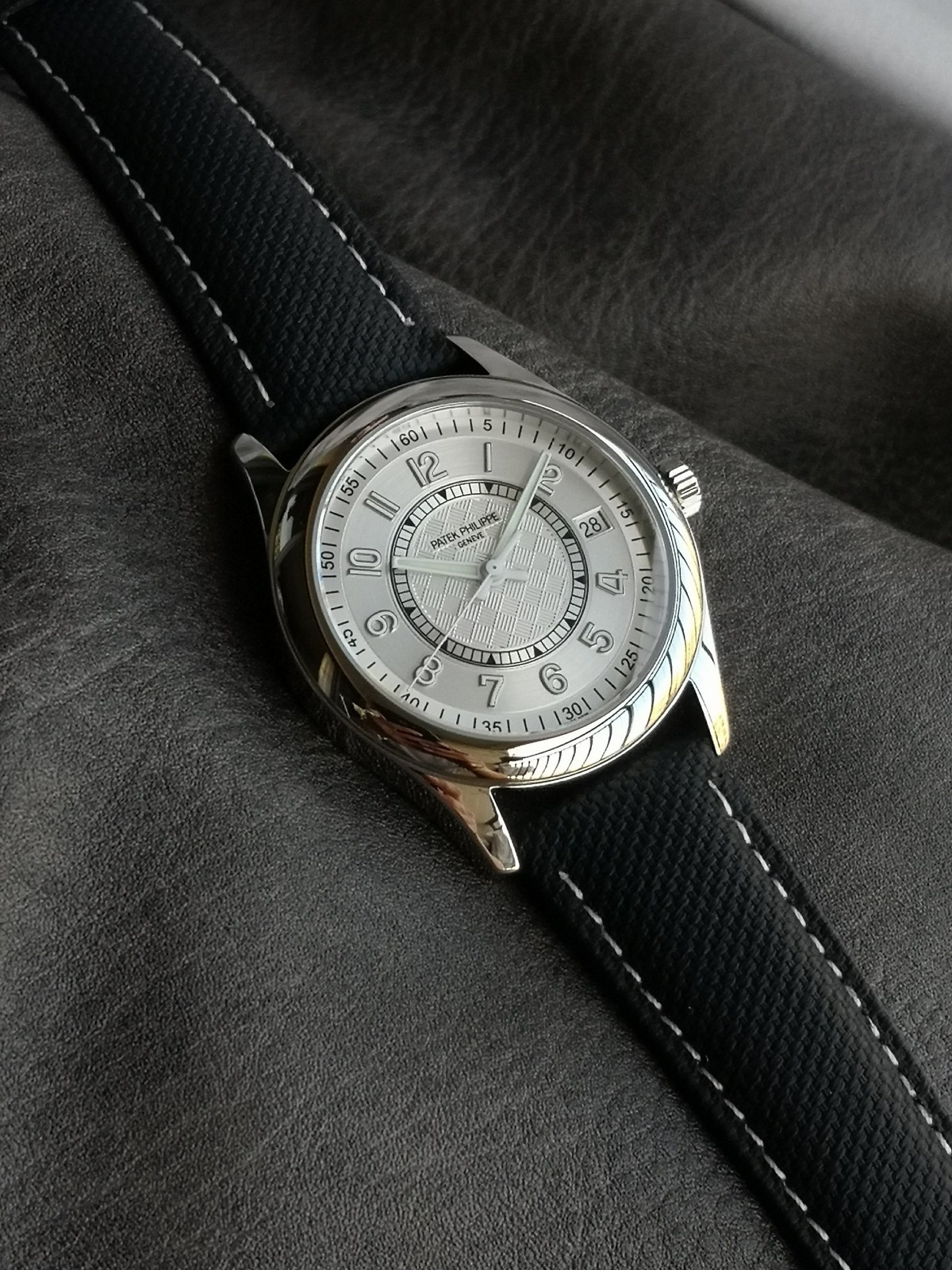 Calatrava 6007G-014 Patek Philippe DATE, SWEEP SECONDS.</br> <span style="color: #a8927b; font-size: 90%;">40 mm,Black strap, White Dial</span> - Image 5
