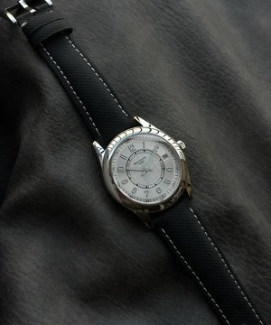 Calatrava 6007G-011 Patek Philippe DATE, SWEEP SECONDS.</br> <span style="color: #a8927b; font-size: 90%;">40 mm,White Gold, White Dial</span>