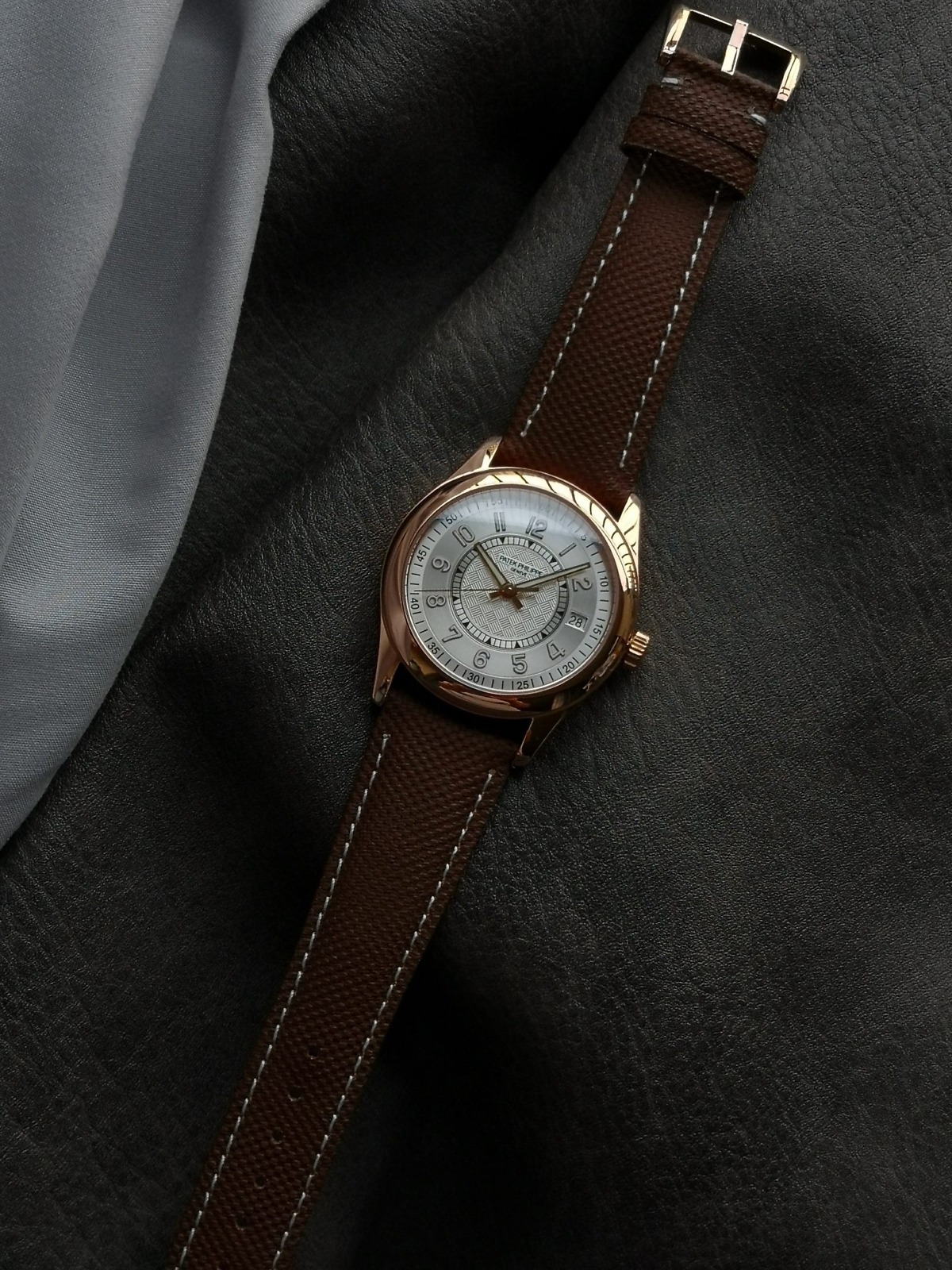Calatrava 6007G-011 Patek Philippe DATE, SWEEP SECONDS.</br> <span style="color: #a8927b; font-size: 90%;">40 mm,White Dial</span> - Image 10