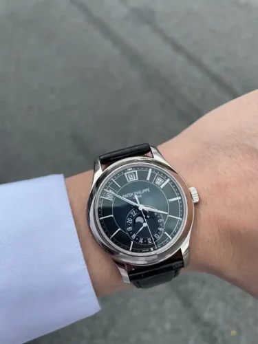 Complications 5205G-013 ANNUAL CALENDAR, MOON PHASES. </br> <span style="color: #a8927b; font-size: 90%;">40 mm,Steel, Dark Blue Dial</span> photo review